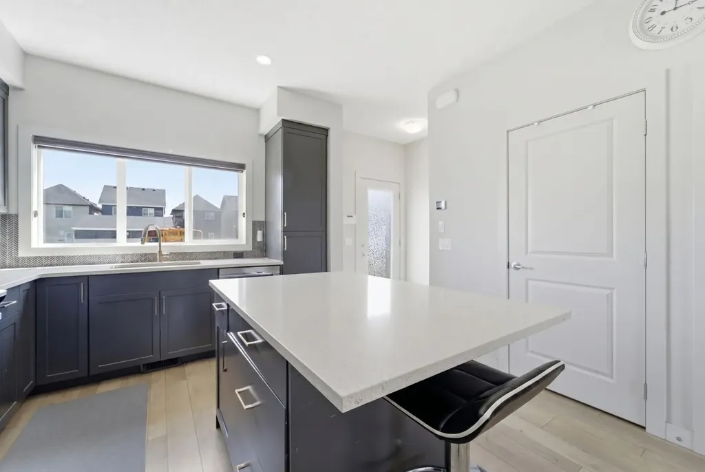 9060 52 Street NE Calgary AB T3J 0V7
