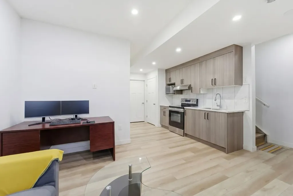 9060 52 Street NE Calgary AB T3J 0V7