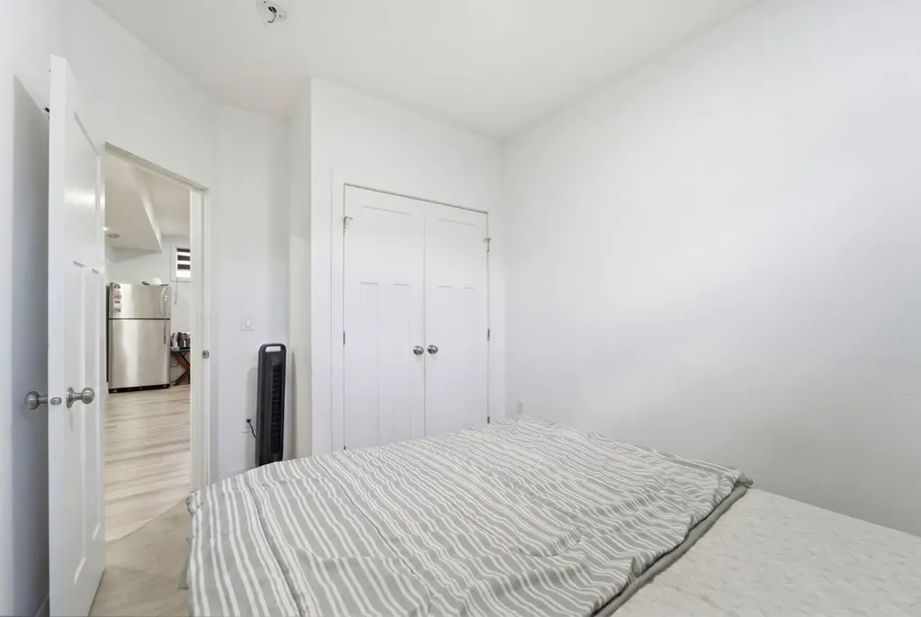 9060 52 Street NE Calgary AB T3J 0V7