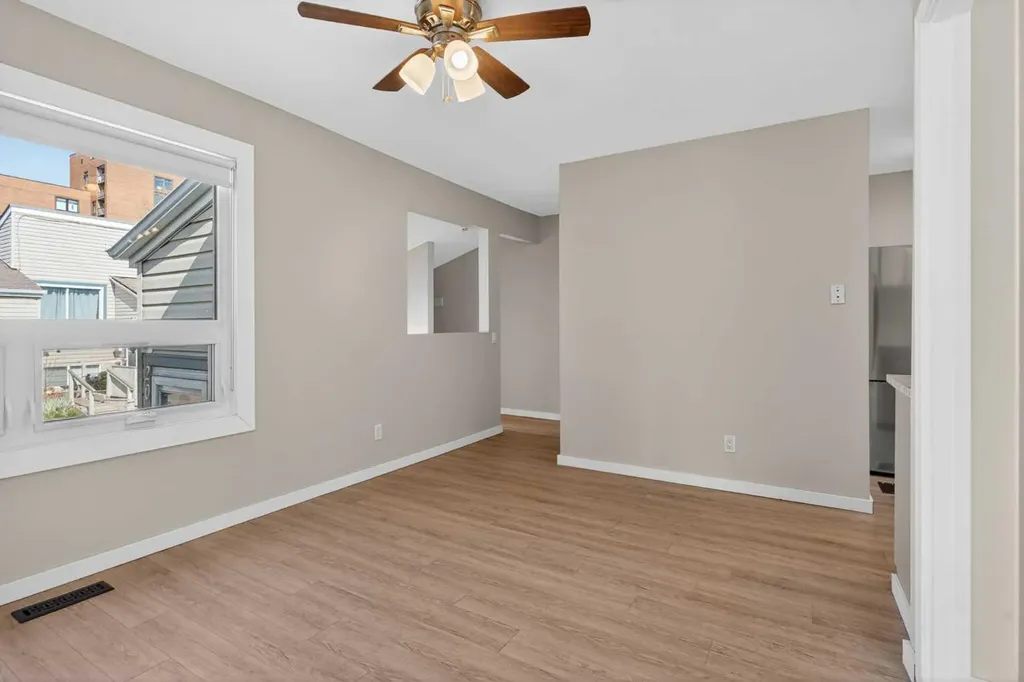 8544 48 Avenue NW Calgary AB T3B 2A6