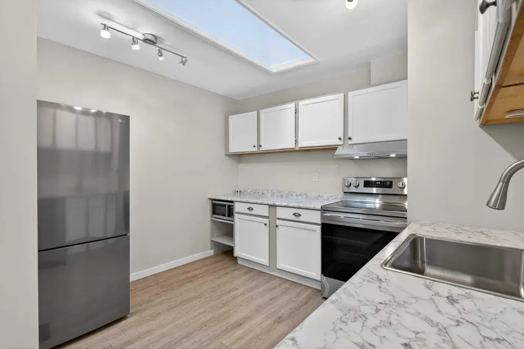 8544 48 Avenue NW Calgary AB T3B 2A6
