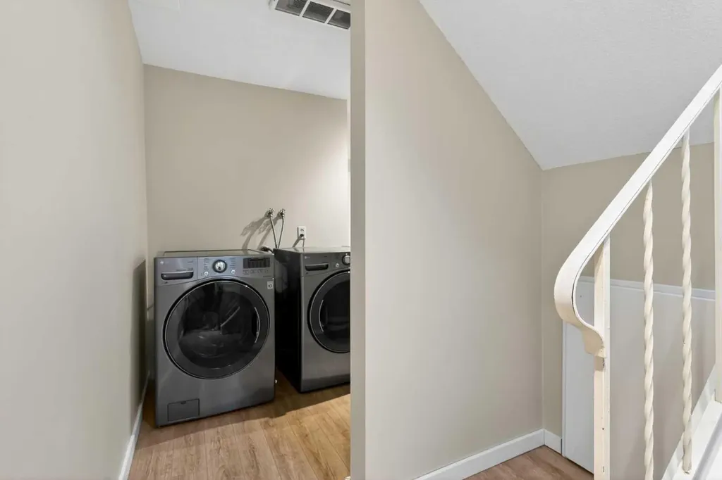 8544 48 Avenue NW Calgary AB T3B 2A6