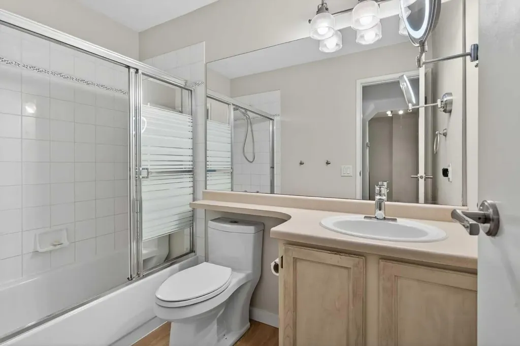 8544 48 Avenue NW Calgary AB T3B 2A6