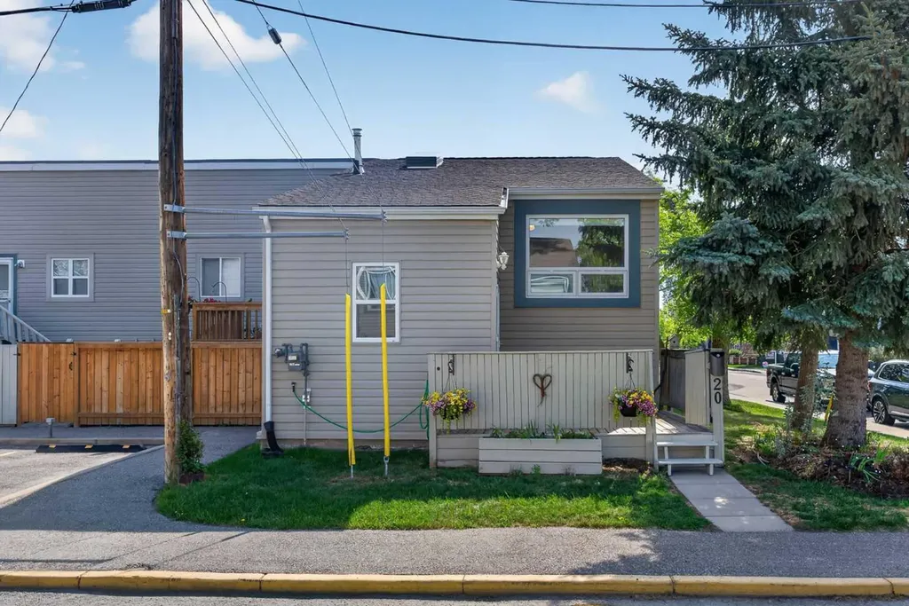 8544 48 Avenue NW Calgary AB T3B 2A6