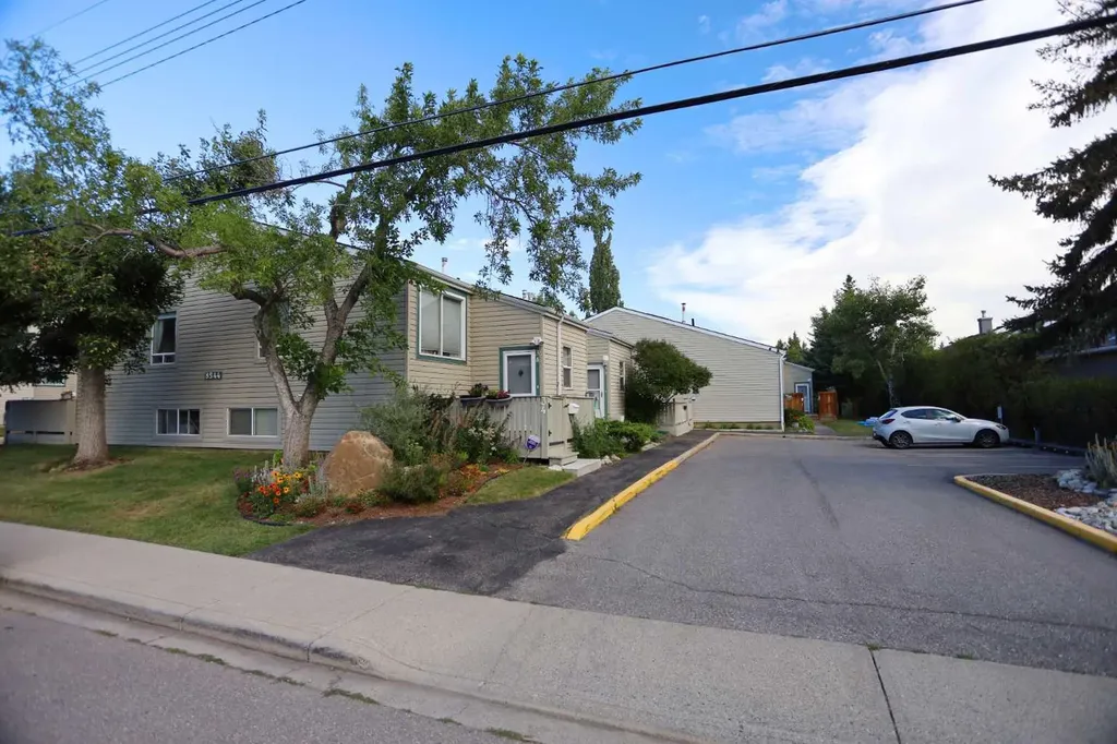 8544 48 Avenue NW Calgary AB T3B 2A6