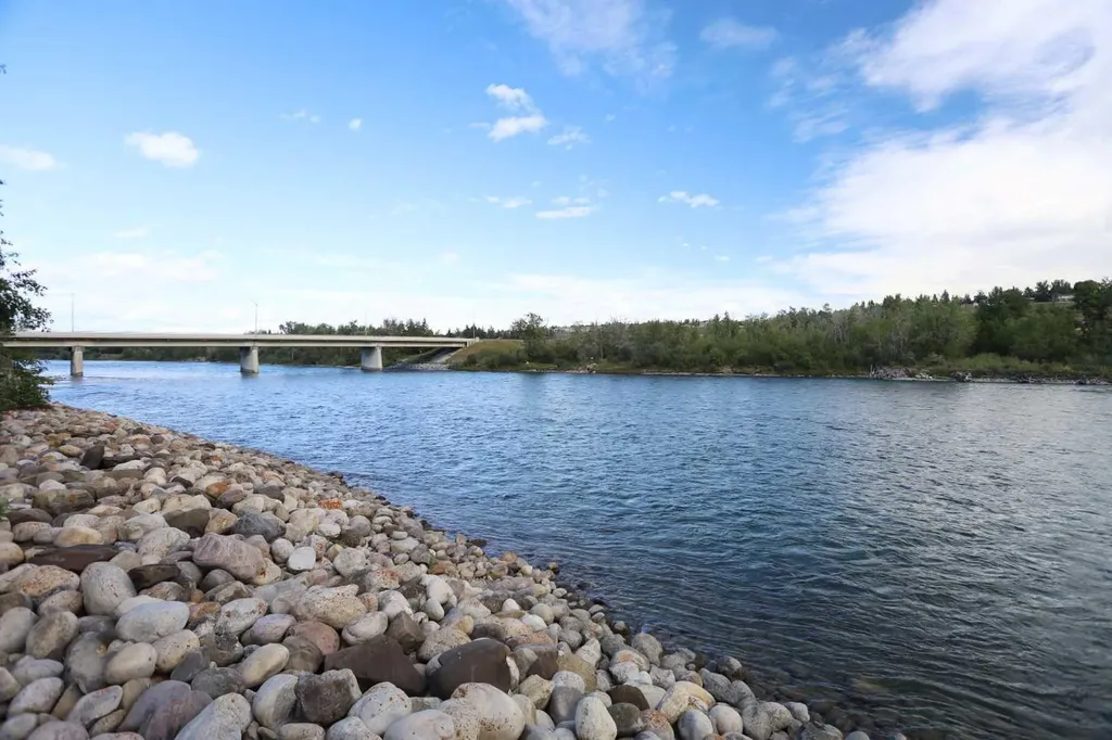 8544 48 Avenue NW Calgary AB T3B 2A6