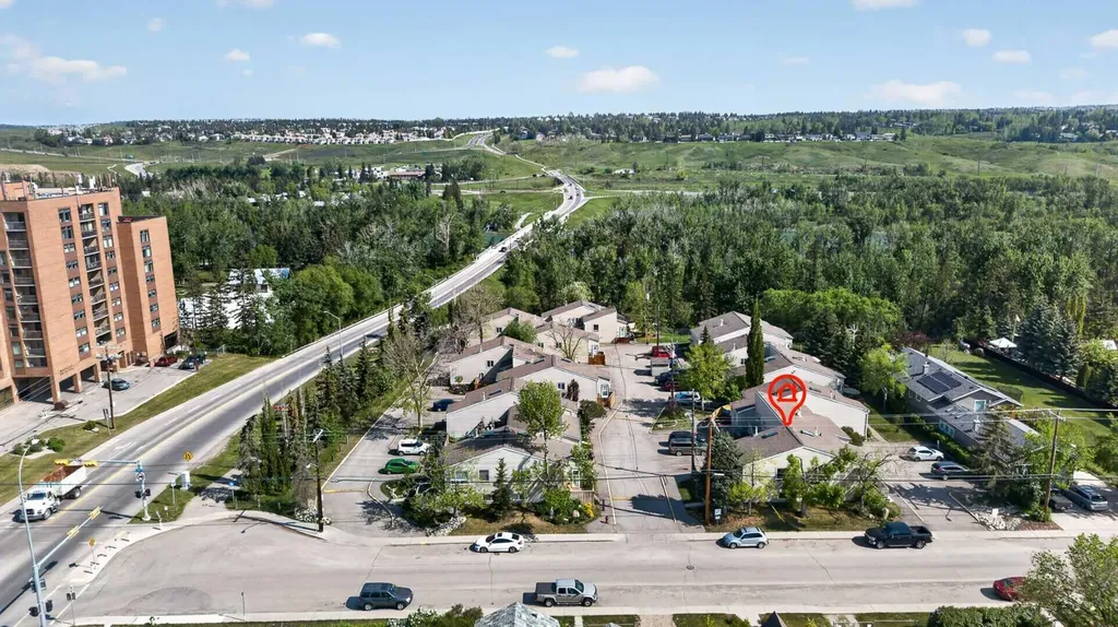 8544 48 Avenue NW Calgary AB T3B 2A6