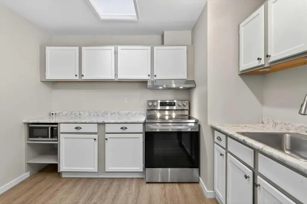 8544 48 Avenue NW Calgary AB T3B 2A6