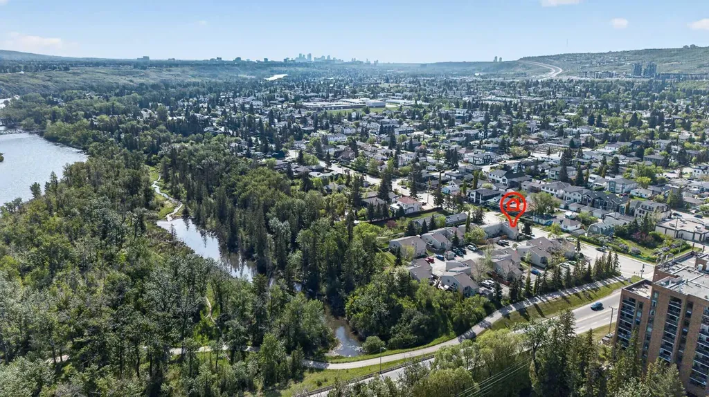 8544 48 Avenue NW Calgary AB T3B 2A6