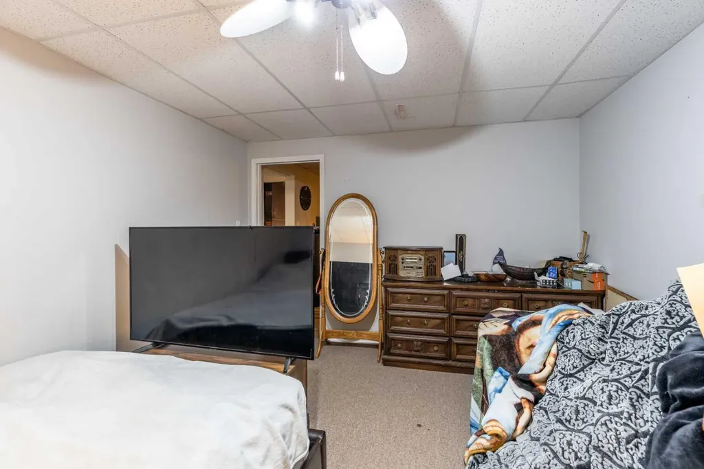 1930 16 Avenue SE Medicine Hat AB T1A 3T3