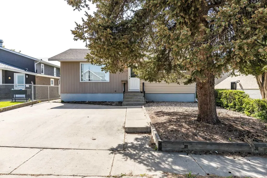 1930 16 Avenue SE Medicine Hat AB T1A 3T3