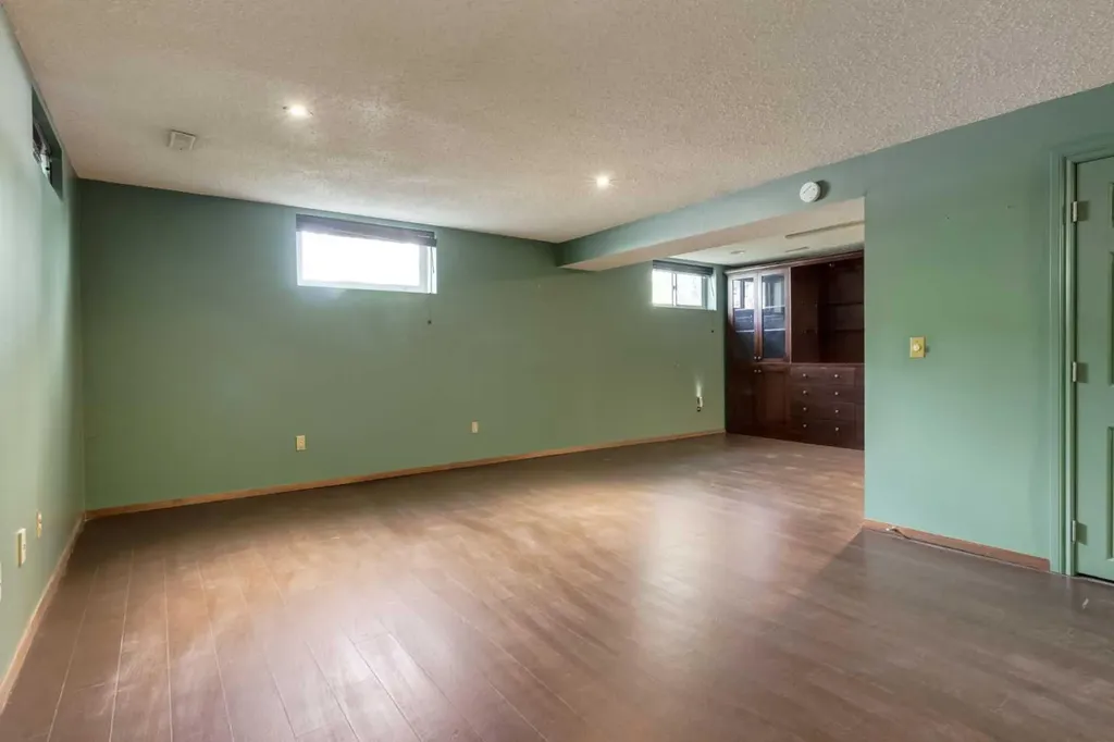 80 Macewan Glen Road NW Calgary AB T3K 2C6