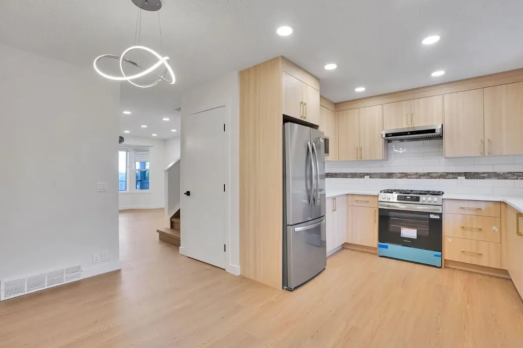 112 Martinglen Close NE Calgary AB T3J 3N1