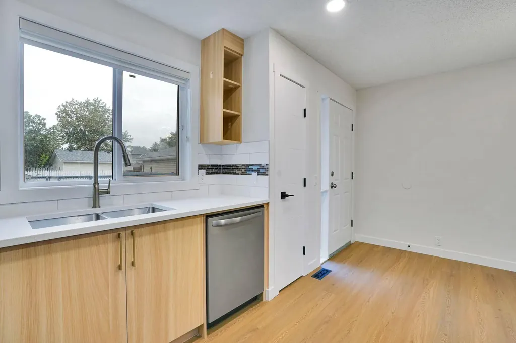 112 Martinglen Close NE Calgary AB T3J 3N1