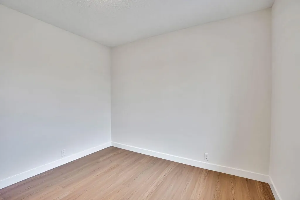 112 Martinglen Close NE Calgary AB T3J 3N1