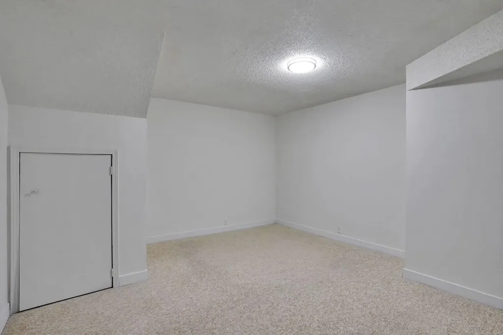 112 Martinglen Close NE Calgary AB T3J 3N1