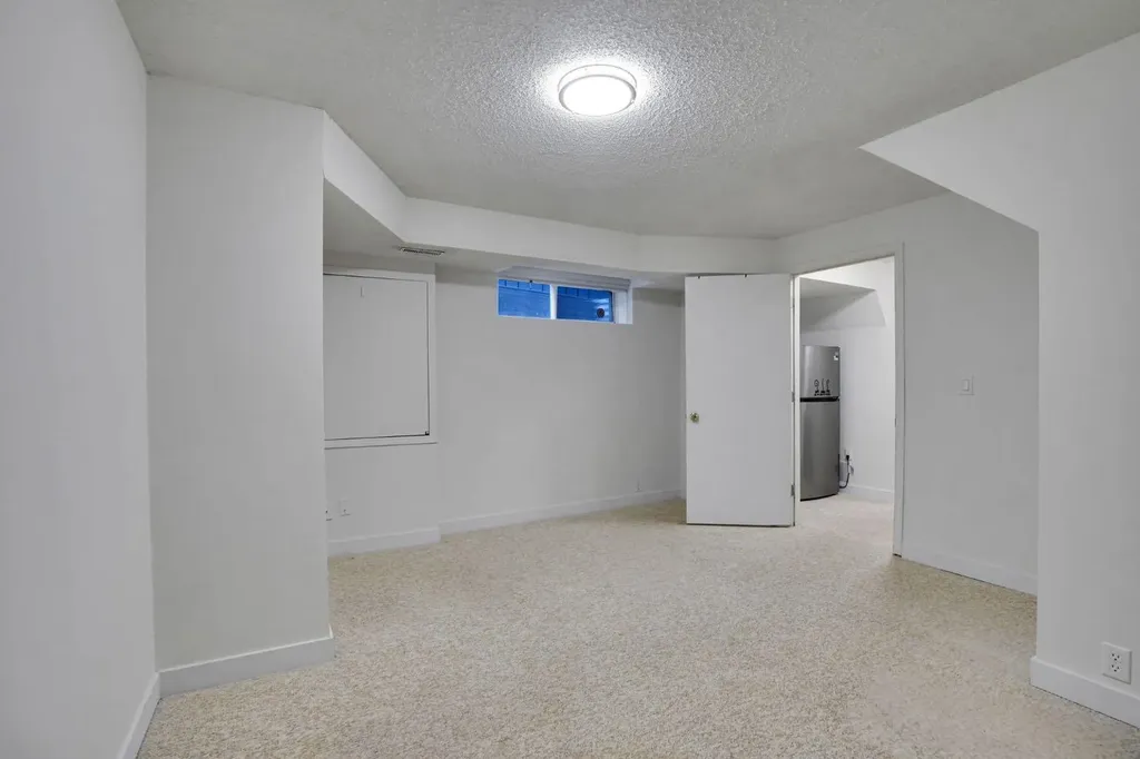 112 Martinglen Close NE Calgary AB T3J 3N1