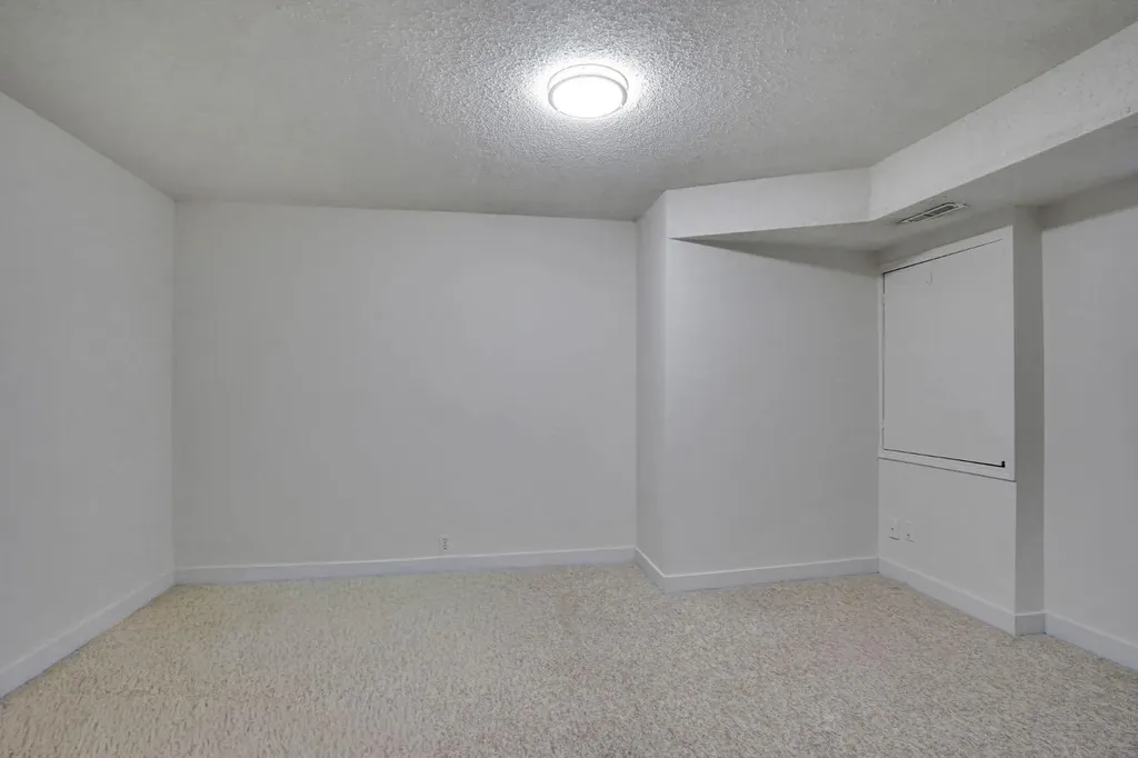 112 Martinglen Close NE Calgary AB T3J 3N1