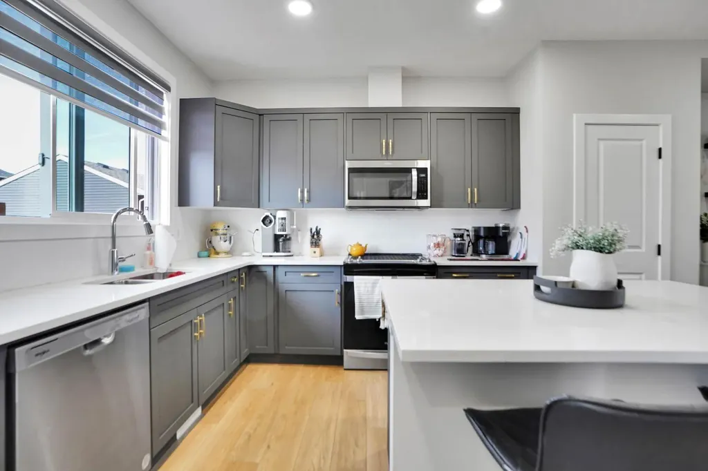 112 Langwell Common SE Airdrie AB T4A 3P4