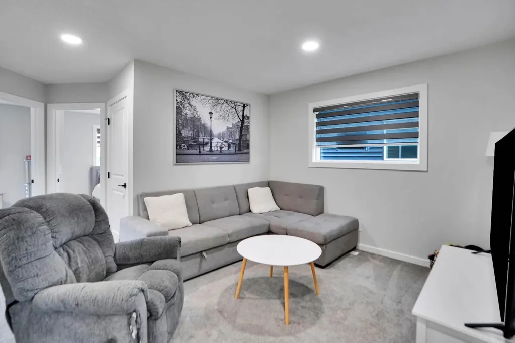 112 Langwell Common SE Airdrie AB T4A 3P4