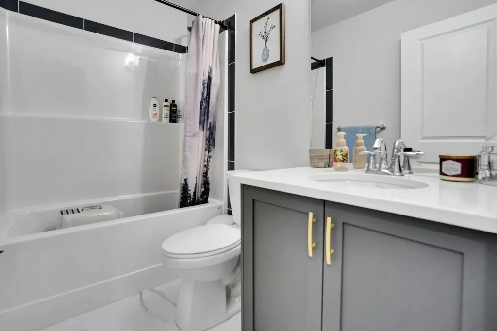 112 Langwell Common SE Airdrie AB T4A 3P4