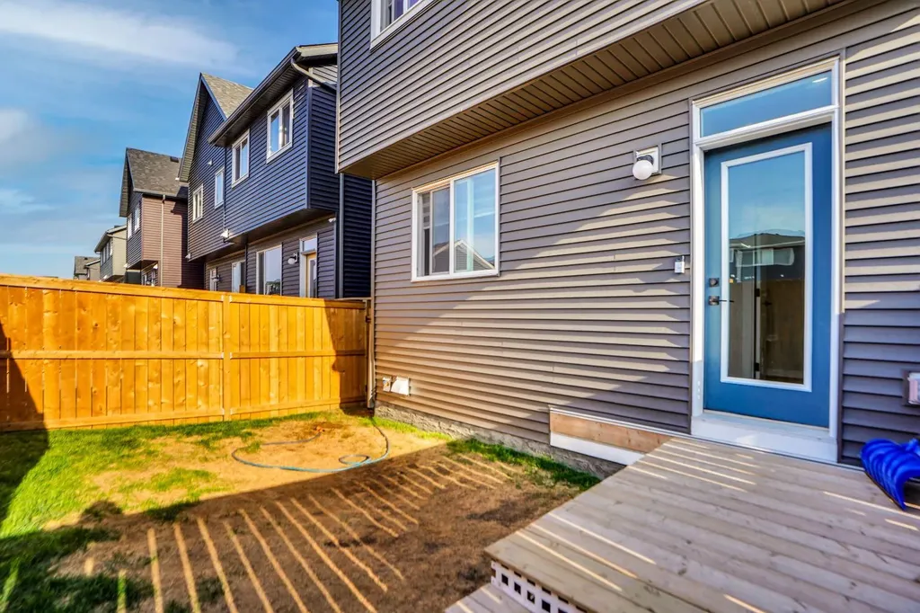 112 Langwell Common SE Airdrie AB T4A 3P4