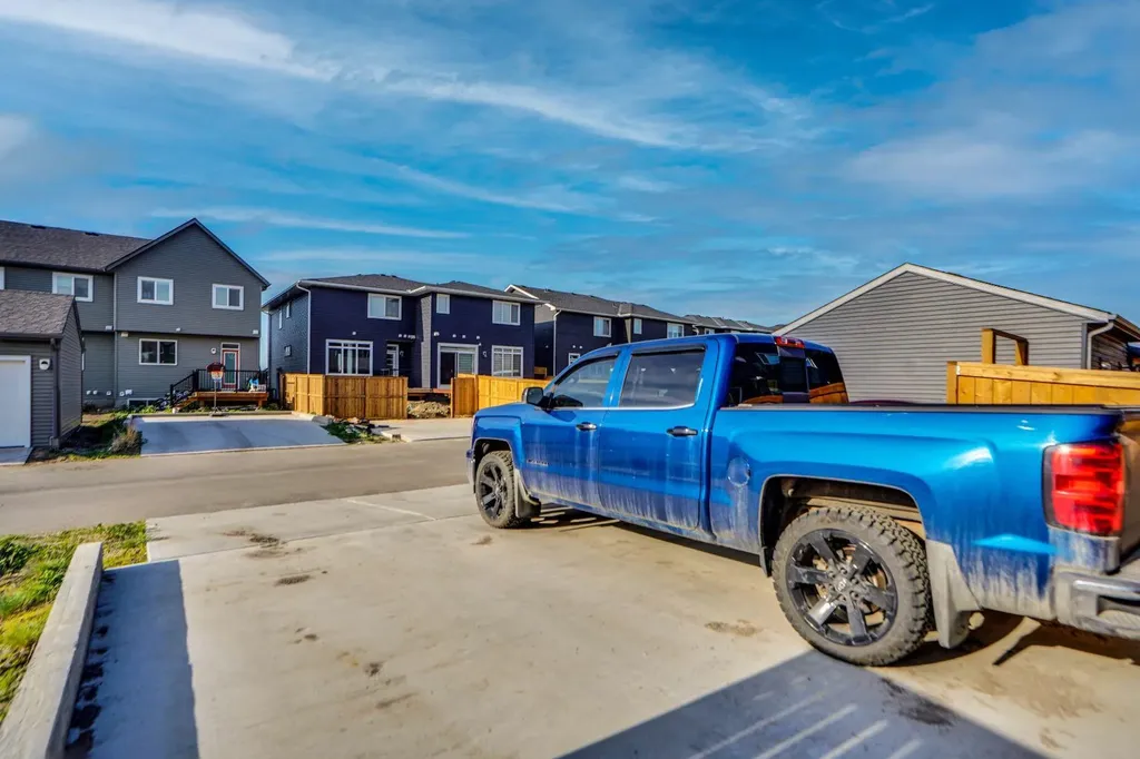 112 Langwell Common SE Airdrie AB T4A 3P4