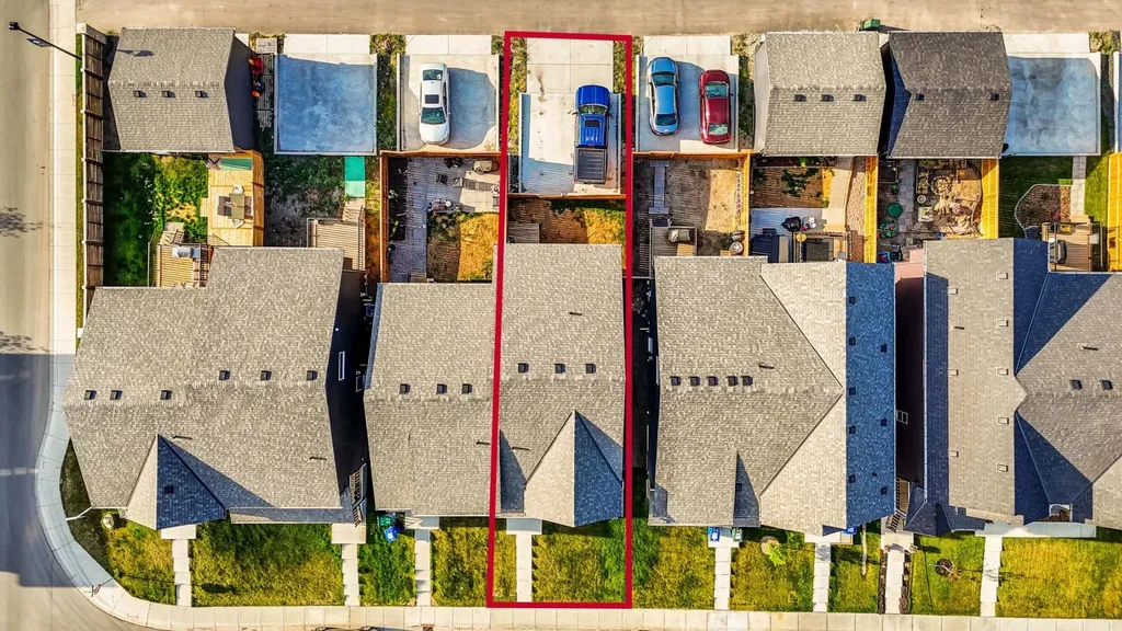 112 Langwell Common SE Airdrie AB T4A 3P4