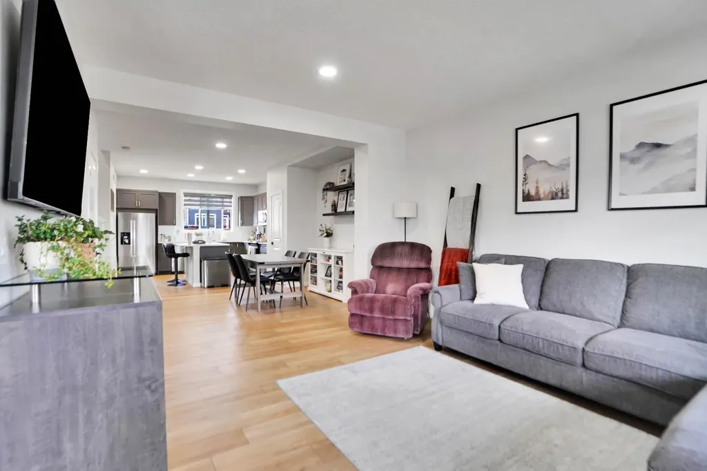 112 Langwell Common SE Airdrie AB T4A 3P4