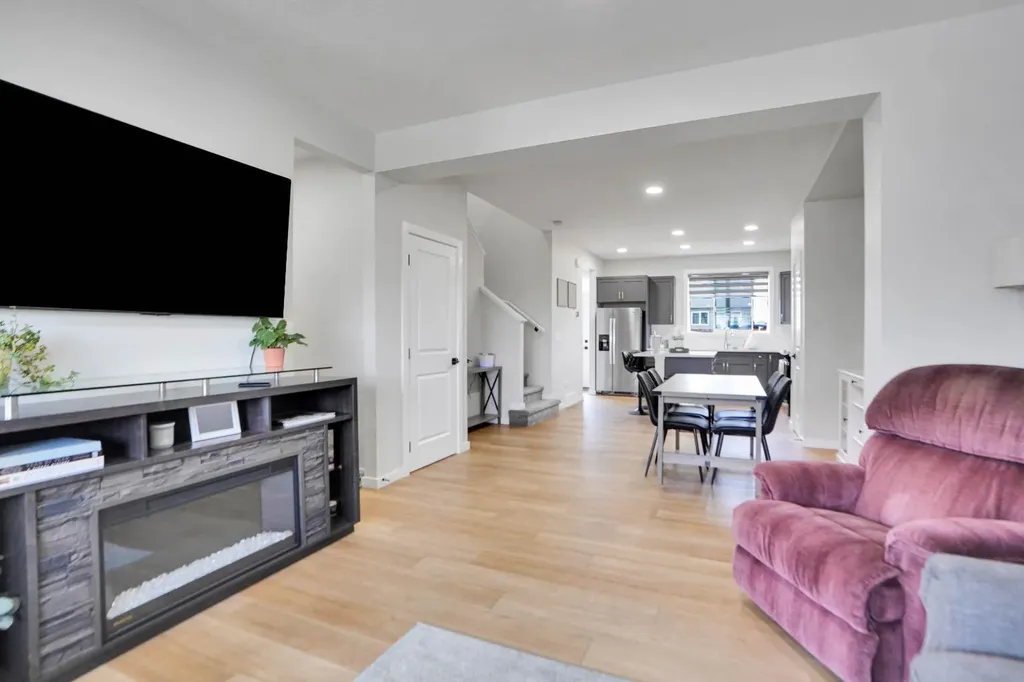 112 Langwell Common SE Airdrie AB T4A 3P4