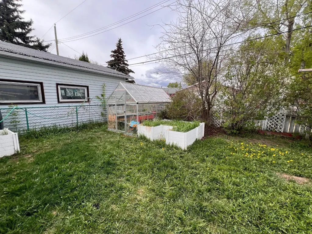 9636 108 Avenue Grande Prairie AB T8V 1N4