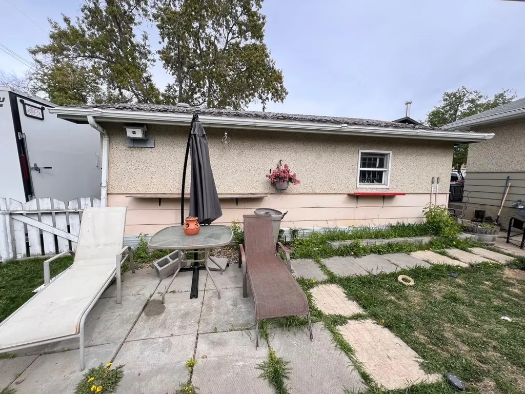 9636 108 Avenue Grande Prairie AB T8V 1N4
