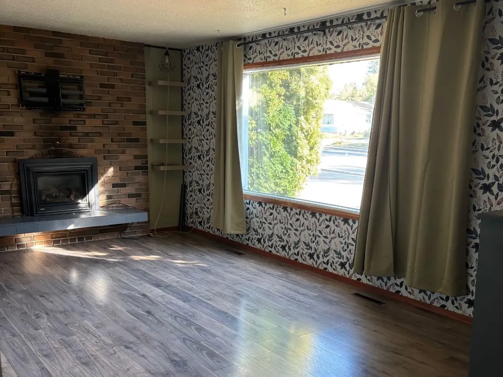 9636 108 Avenue Grande Prairie AB T8V 1N4