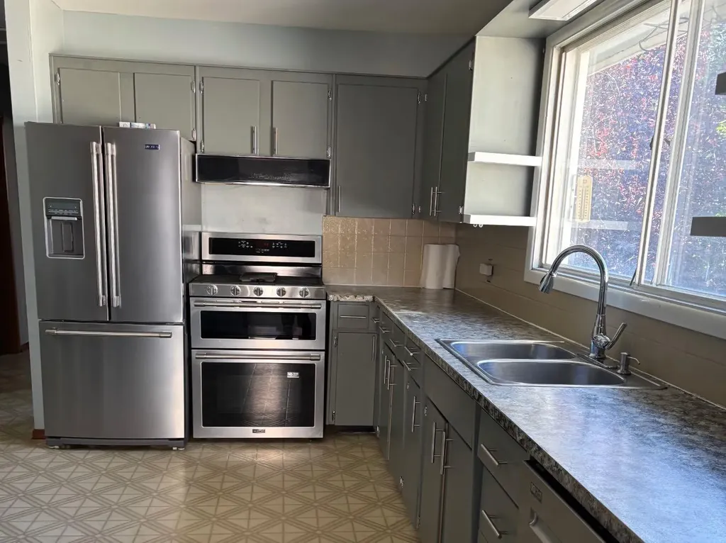 9636 108 Avenue Grande Prairie AB T8V 1N4