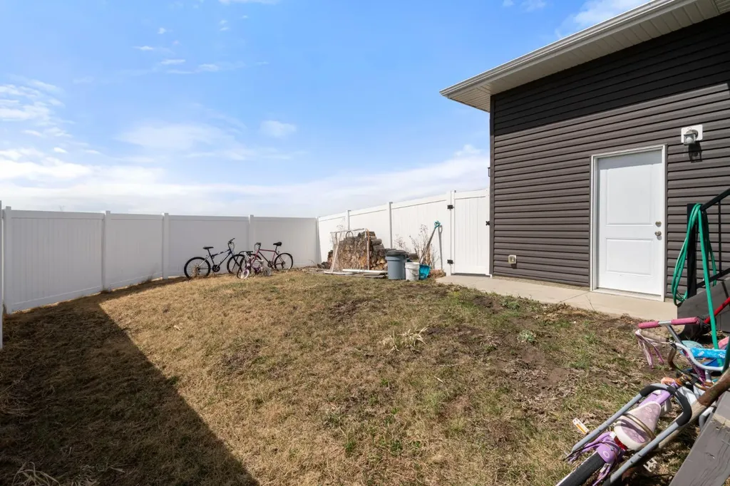 2304 62 Street Camrose AB T4V5J8