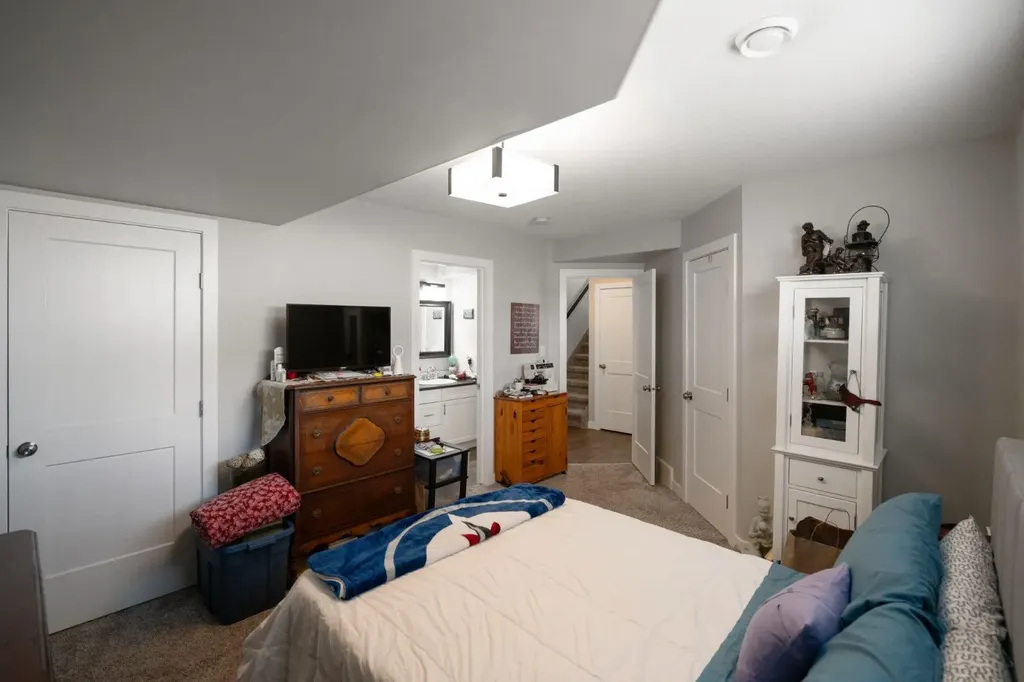 2304 62 Street Camrose AB T4V5J8