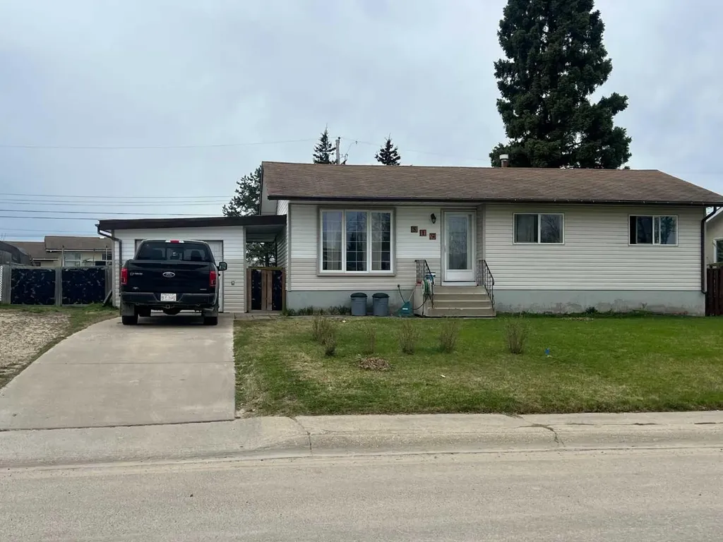 519 5 Avenue Fox Creek AB T0H 1P0