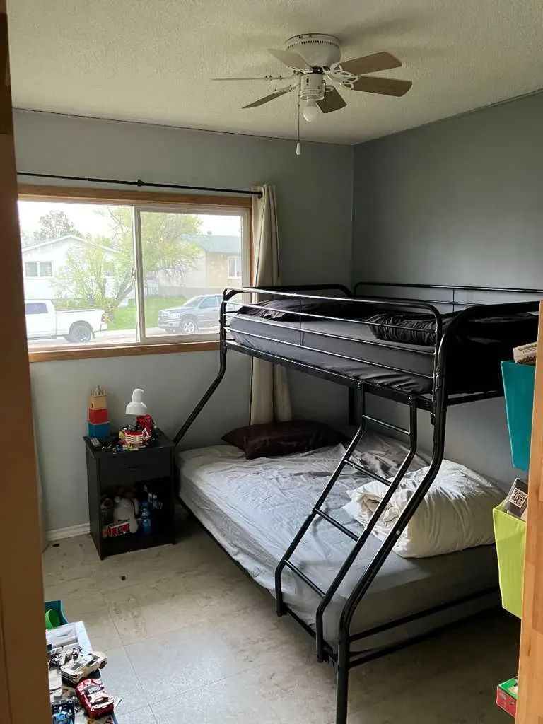 519 5 Avenue Fox Creek AB T0H 1P0