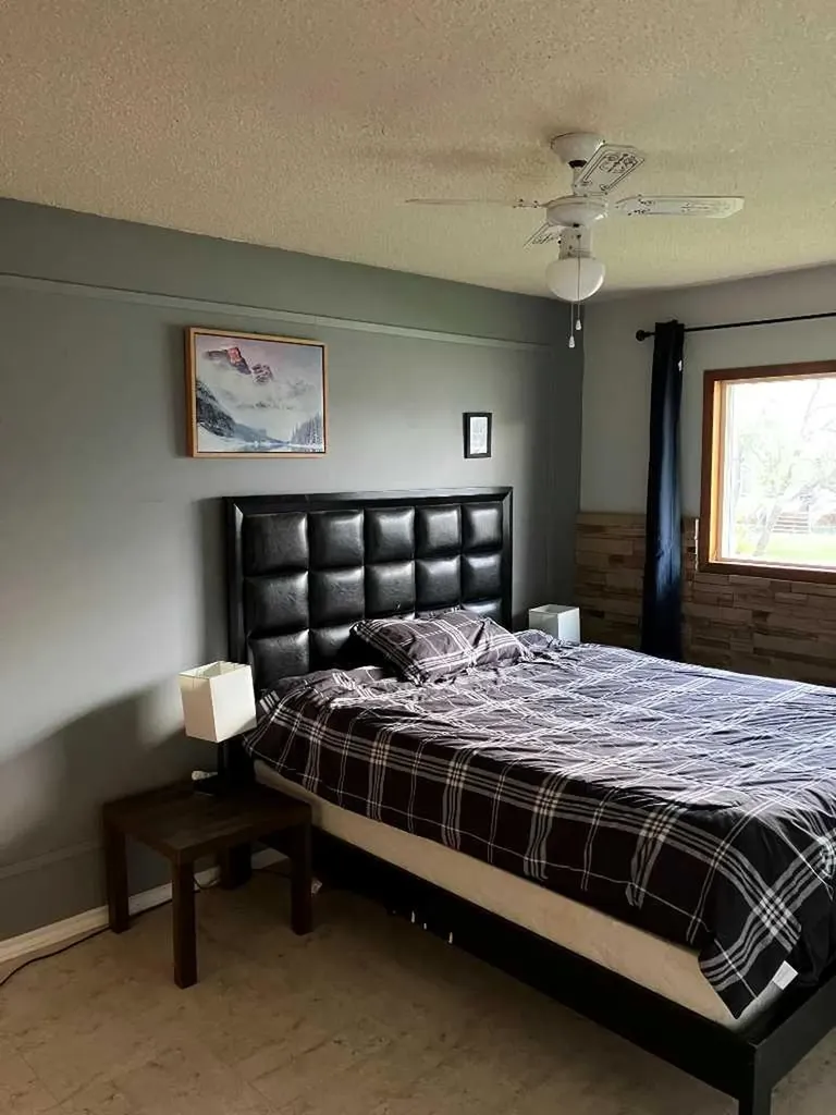 519 5 Avenue Fox Creek AB T0H 1P0