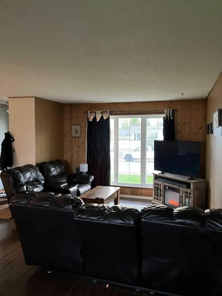 519 5 Avenue Fox Creek AB T0H 1P0