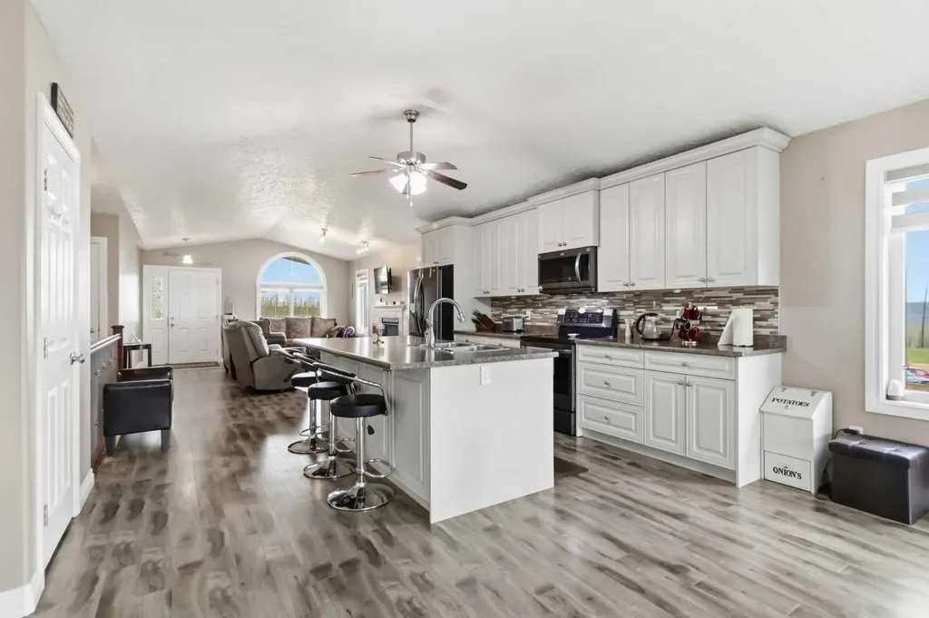 445 Beacon Hill Drive Fort Mcmurray AB T9H 2R7