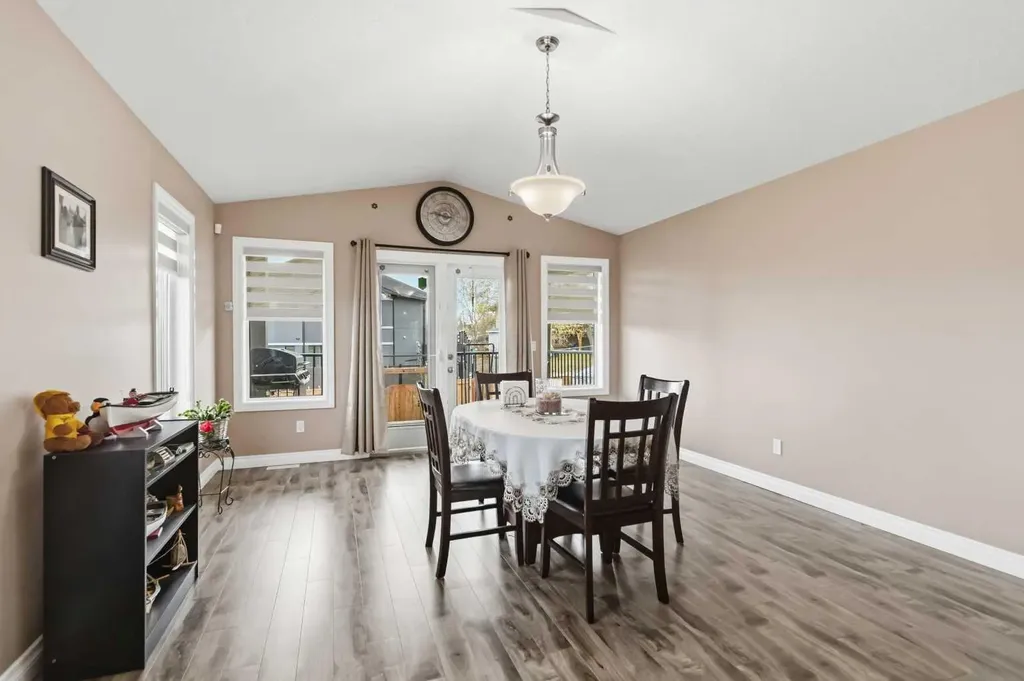 445 Beacon Hill Drive Fort Mcmurray AB T9H 2R7