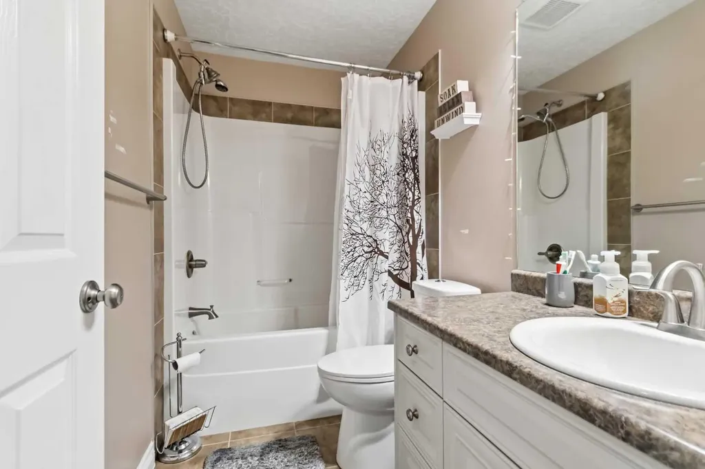 445 Beacon Hill Drive Fort Mcmurray AB T9H 2R7