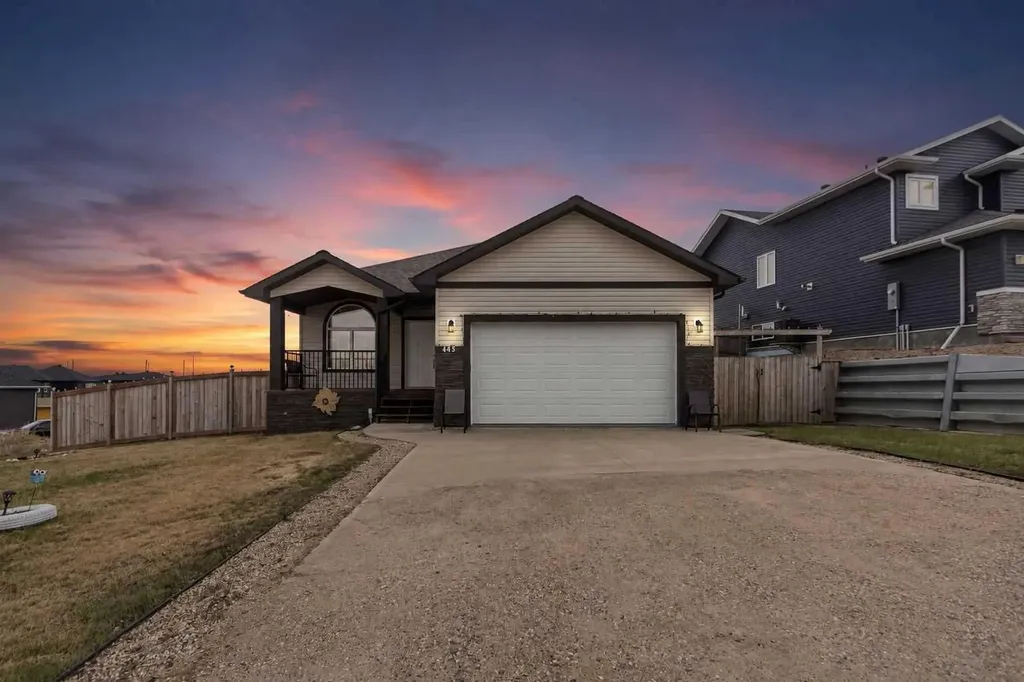 445 Beacon Hill Drive Fort Mcmurray AB T9H 2R7