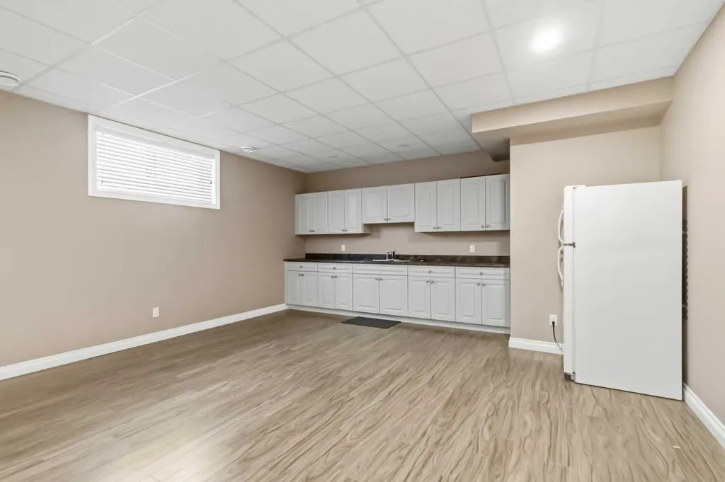 445 Beacon Hill Drive Fort Mcmurray AB T9H 2R7