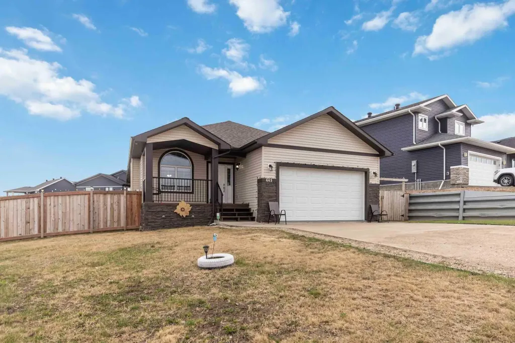 445 Beacon Hill Drive Fort Mcmurray AB T9H 2R7