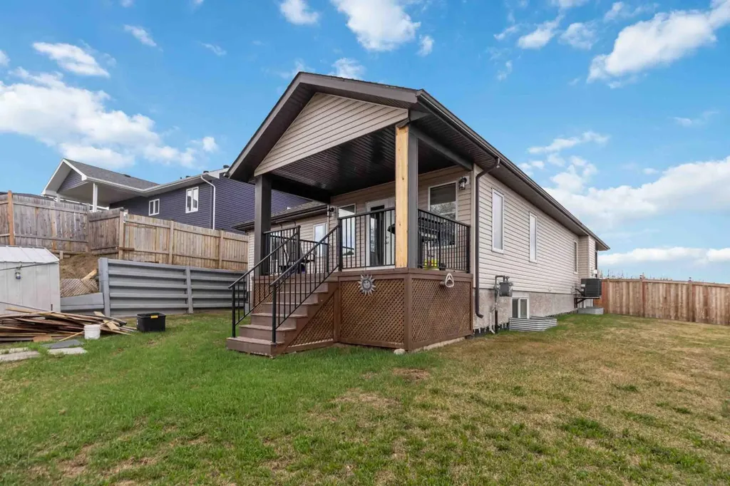 445 Beacon Hill Drive Fort Mcmurray AB T9H 2R7