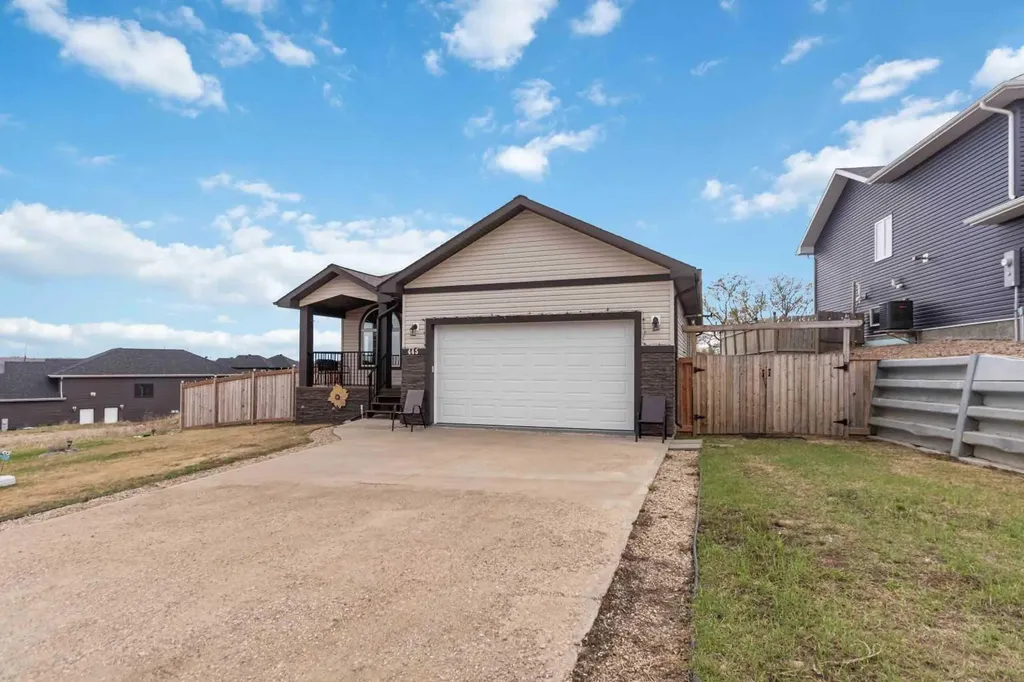 445 Beacon Hill Drive Fort Mcmurray AB T9H 2R7