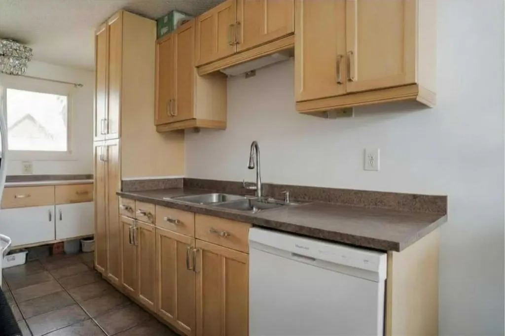 117 Ross Street Fort Mcmurray AB T9K 1B3
