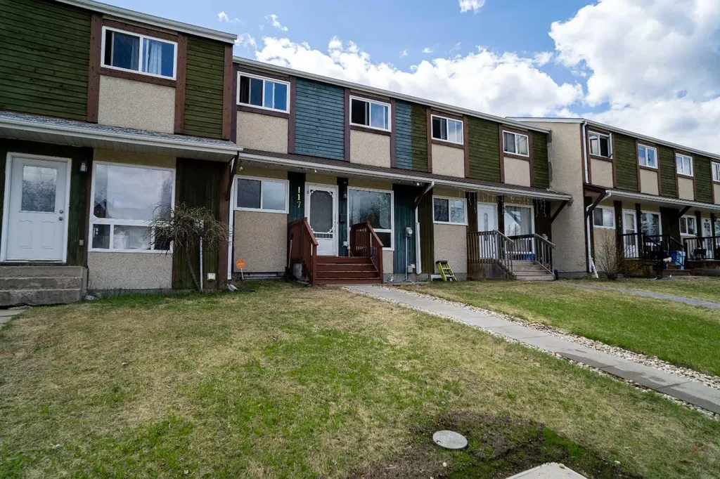 117 Ross Street Fort Mcmurray AB T9K 1B3